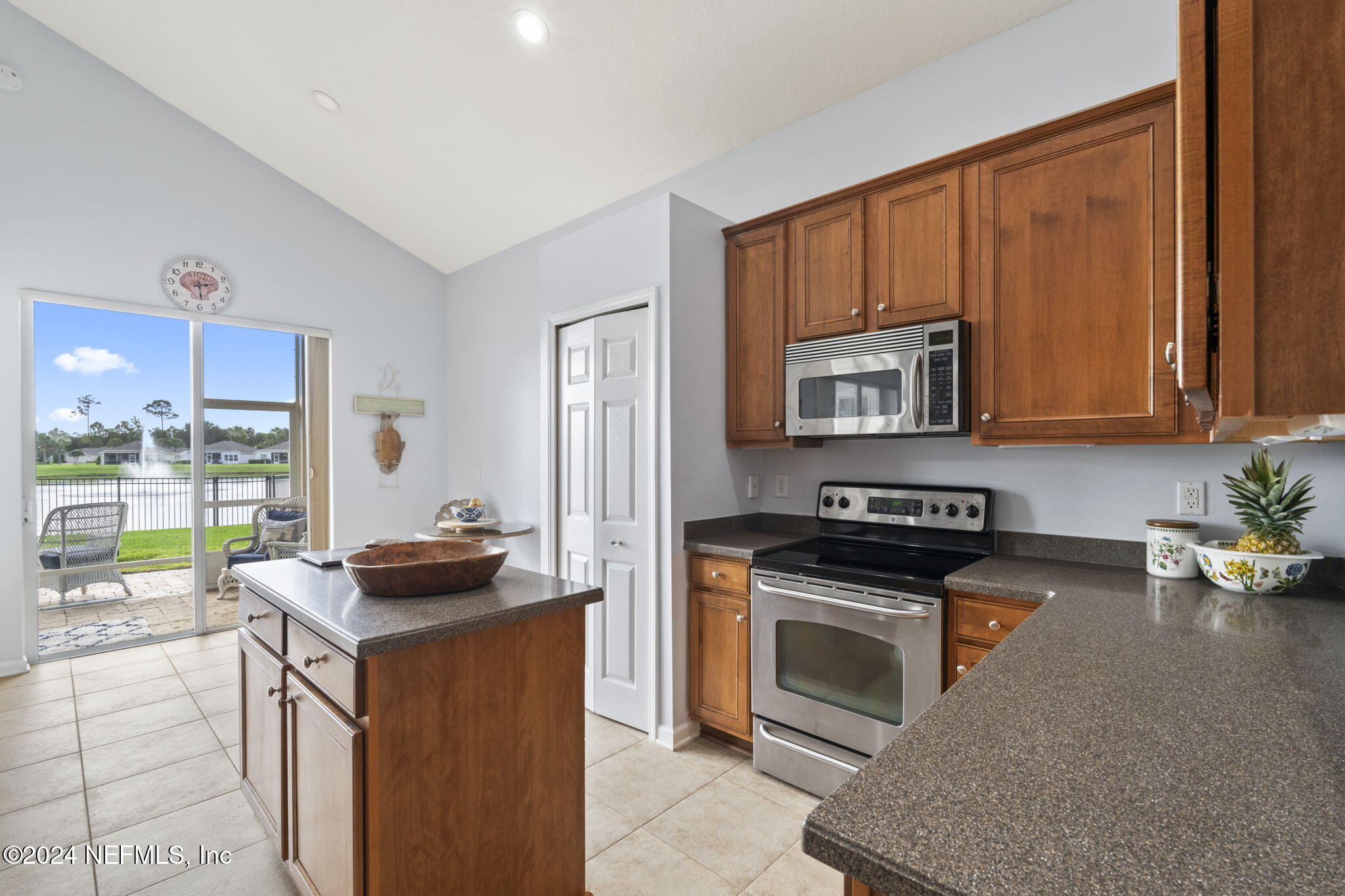 9256 WATERGLEN Lane