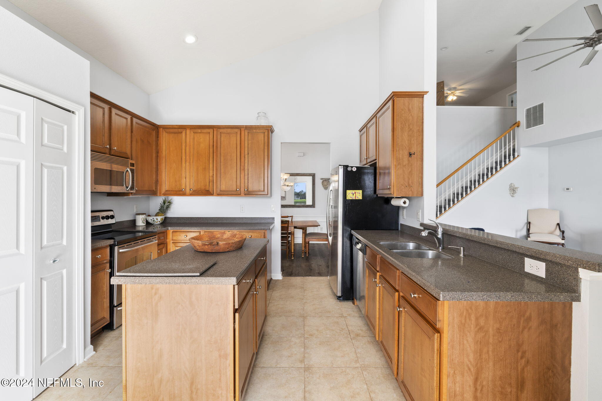 9256 WATERGLEN Lane