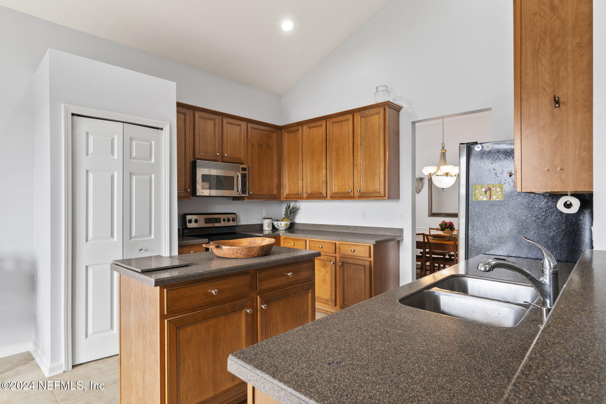 9256 WATERGLEN Lane