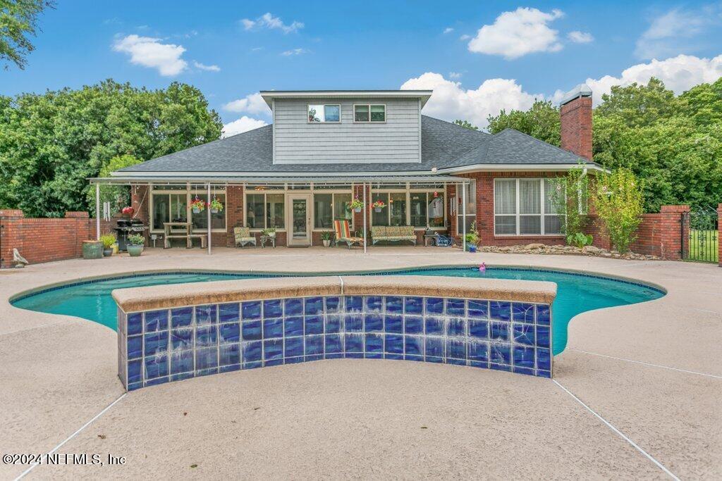 7436 WOODLAWN Road