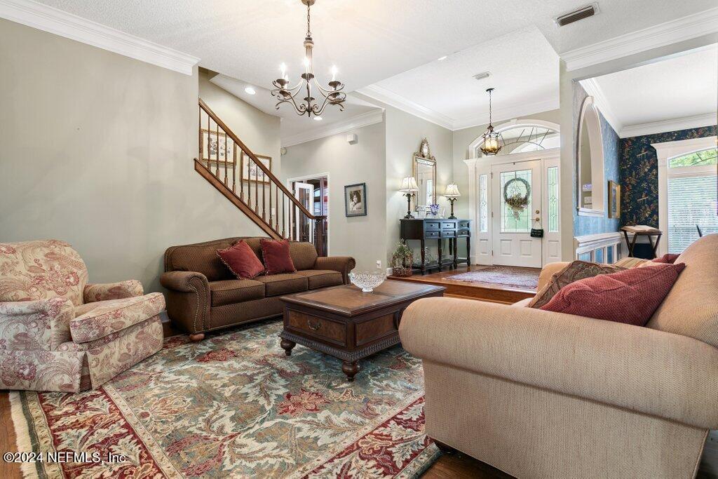 7436 WOODLAWN Road