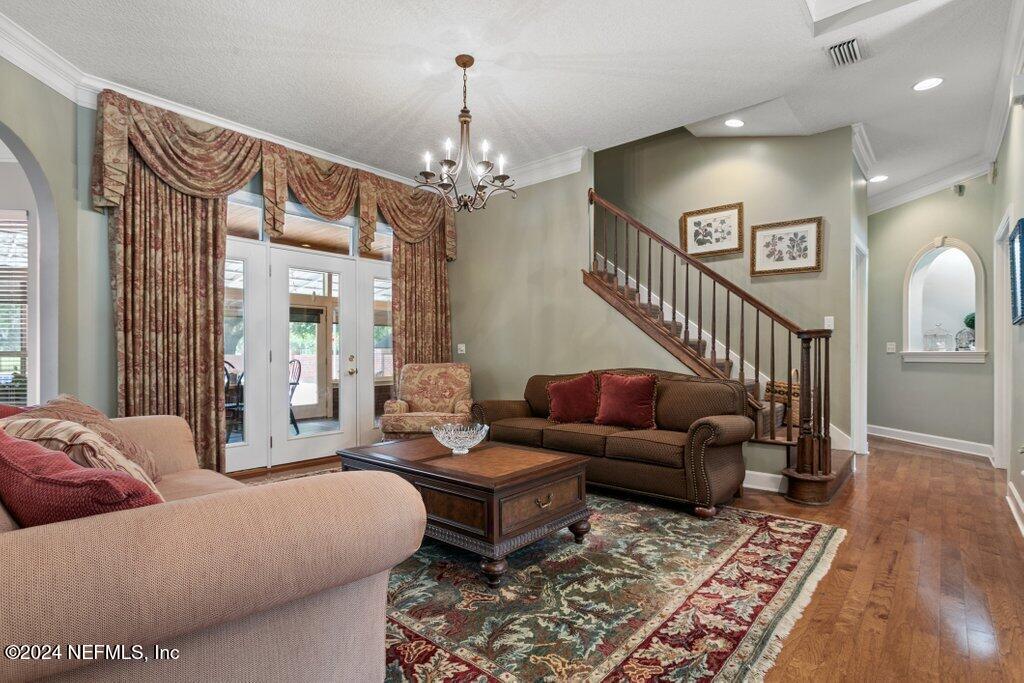 7436 WOODLAWN Road