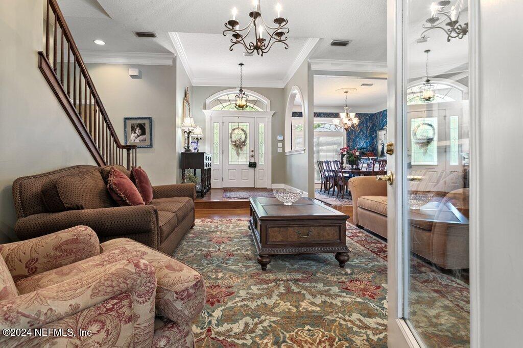 7436 WOODLAWN Road