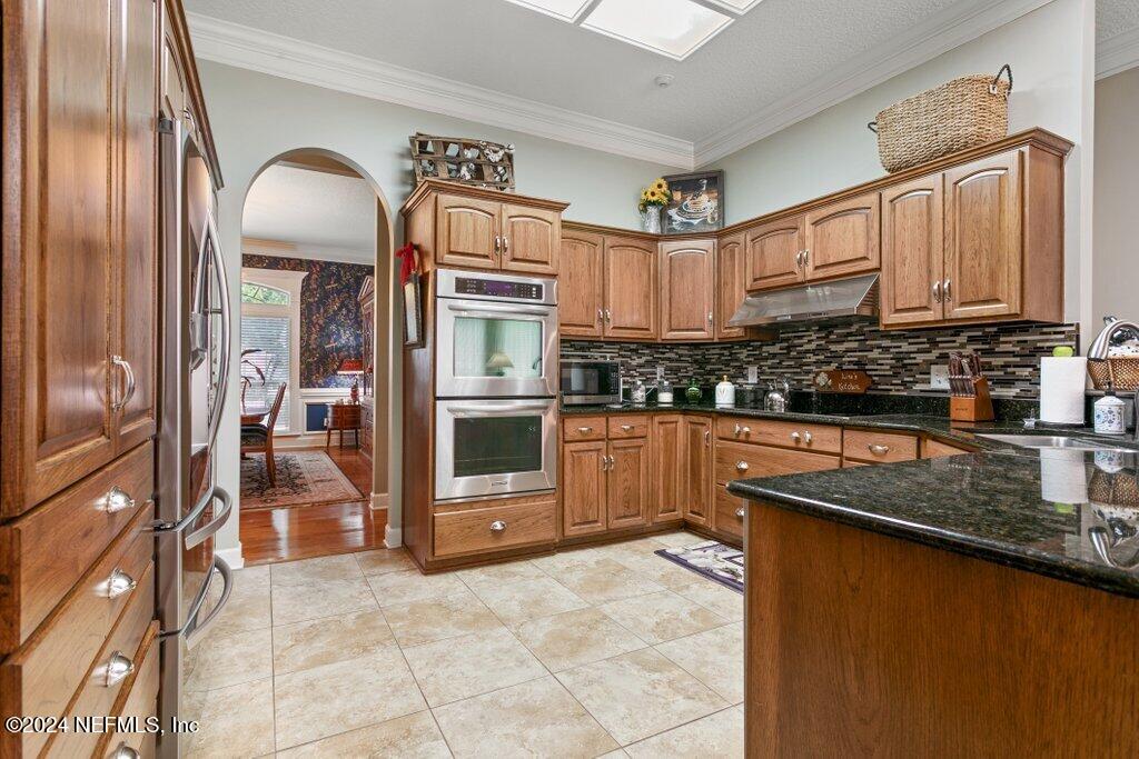 7436 WOODLAWN Road