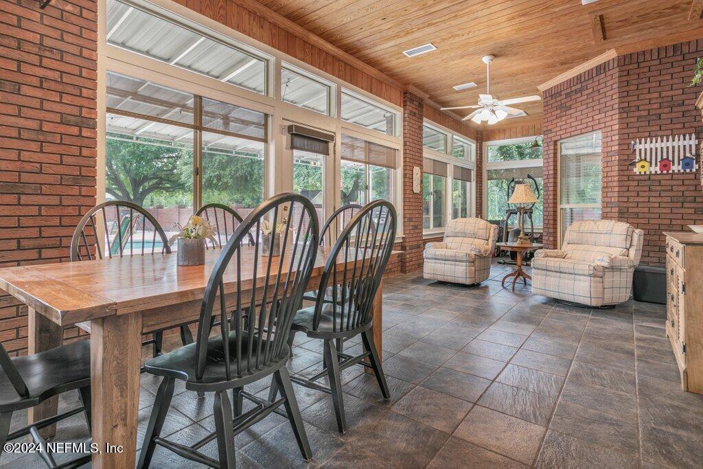 7436 WOODLAWN Road
