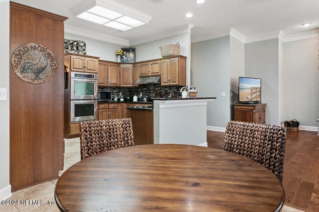 7436 WOODLAWN Road