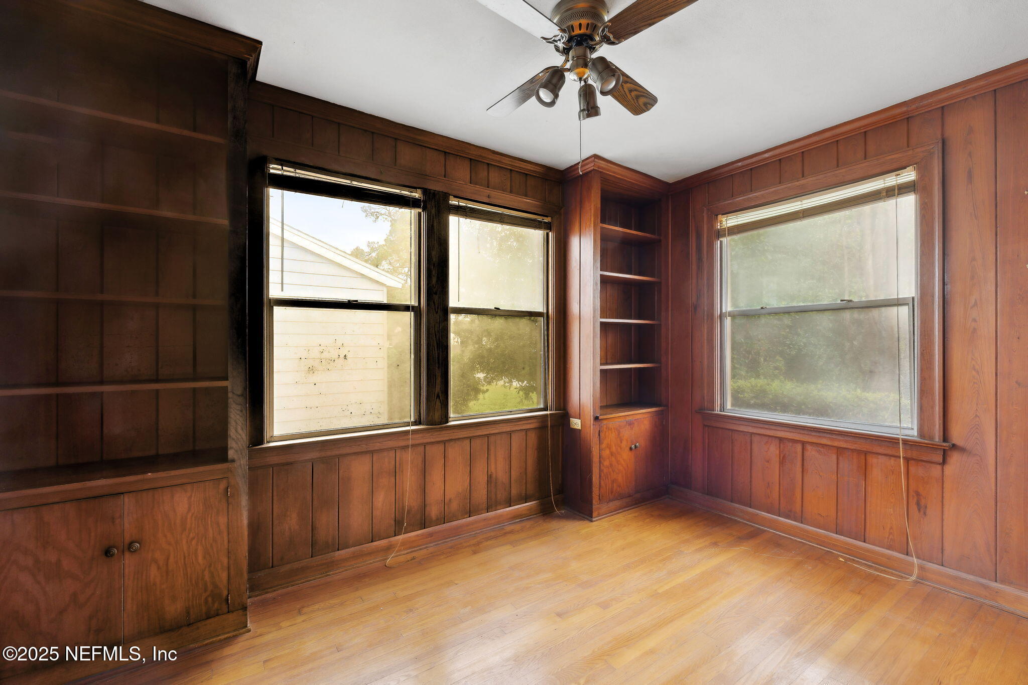 2212 REDFERN Road