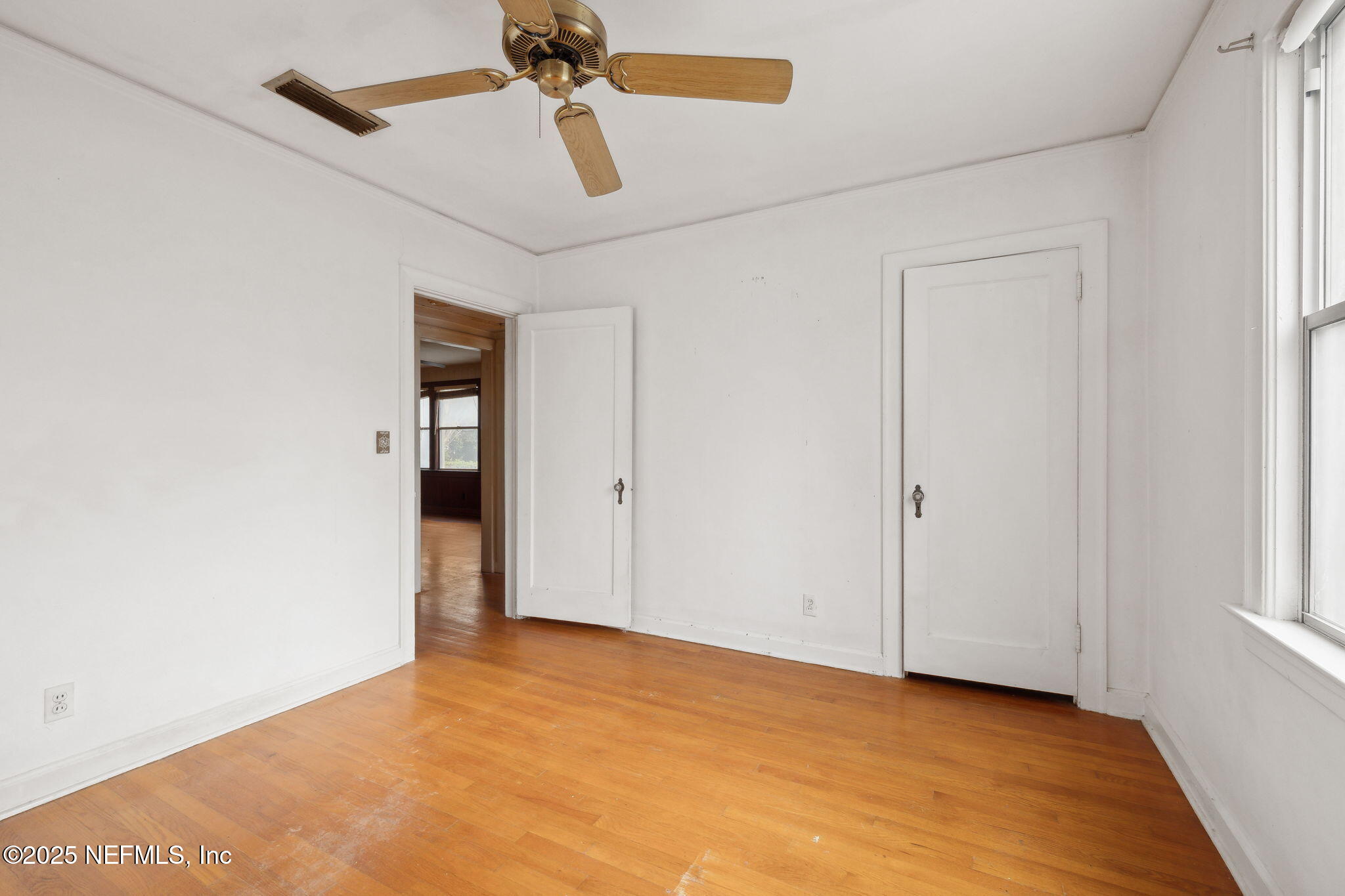 2212 REDFERN Road