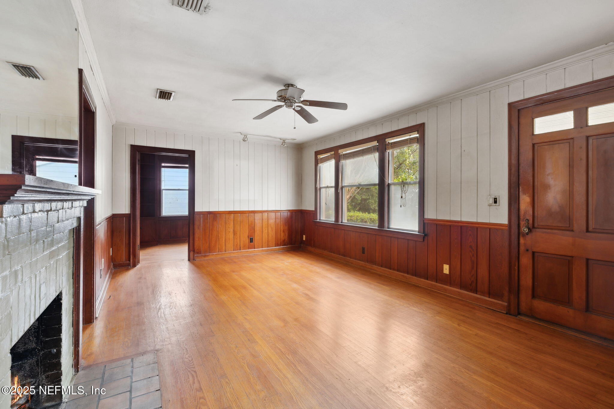 2212 REDFERN Road