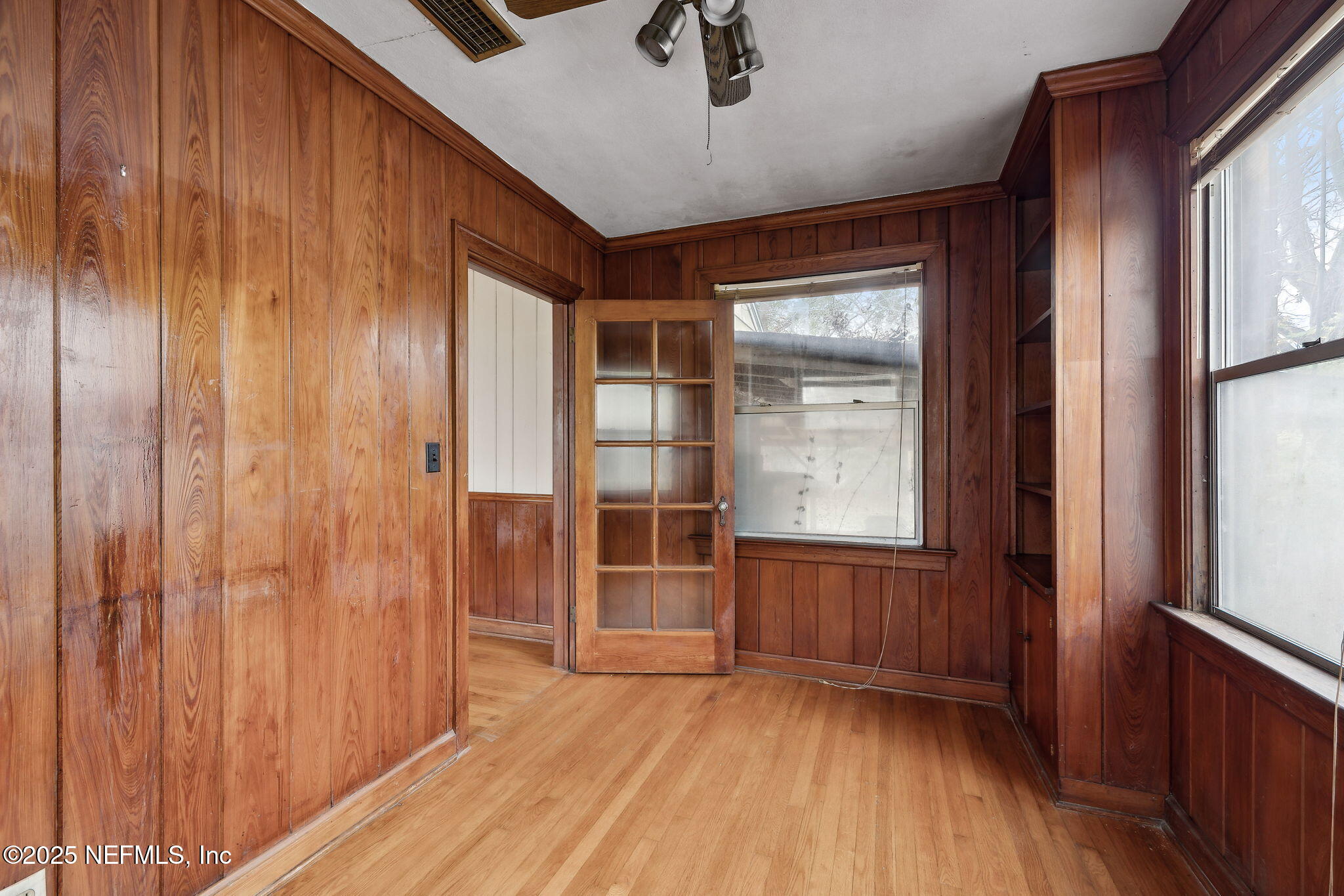 2212 REDFERN Road