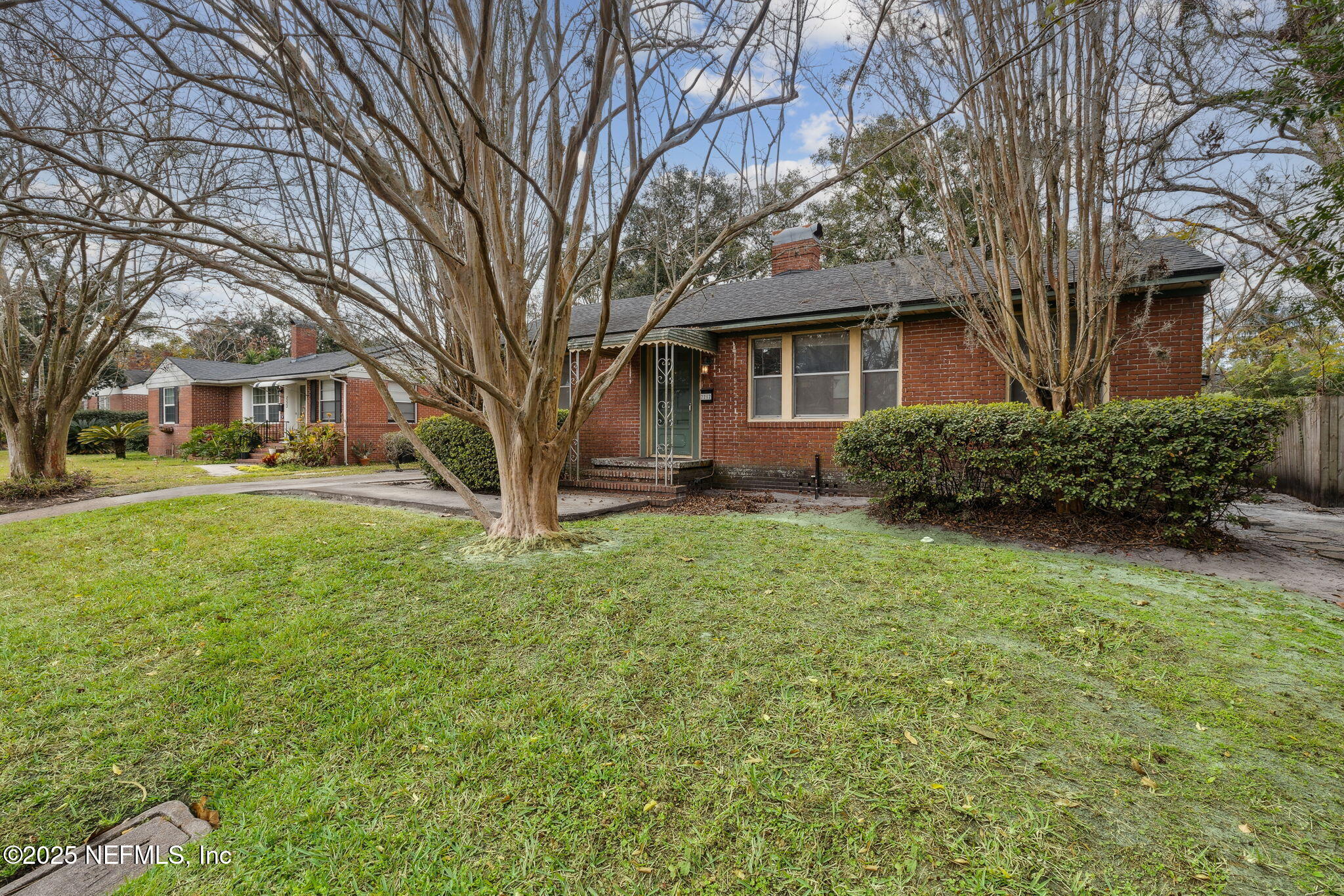 2212 REDFERN Road