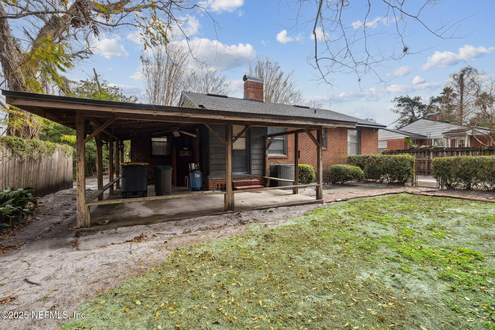 2212 REDFERN Road