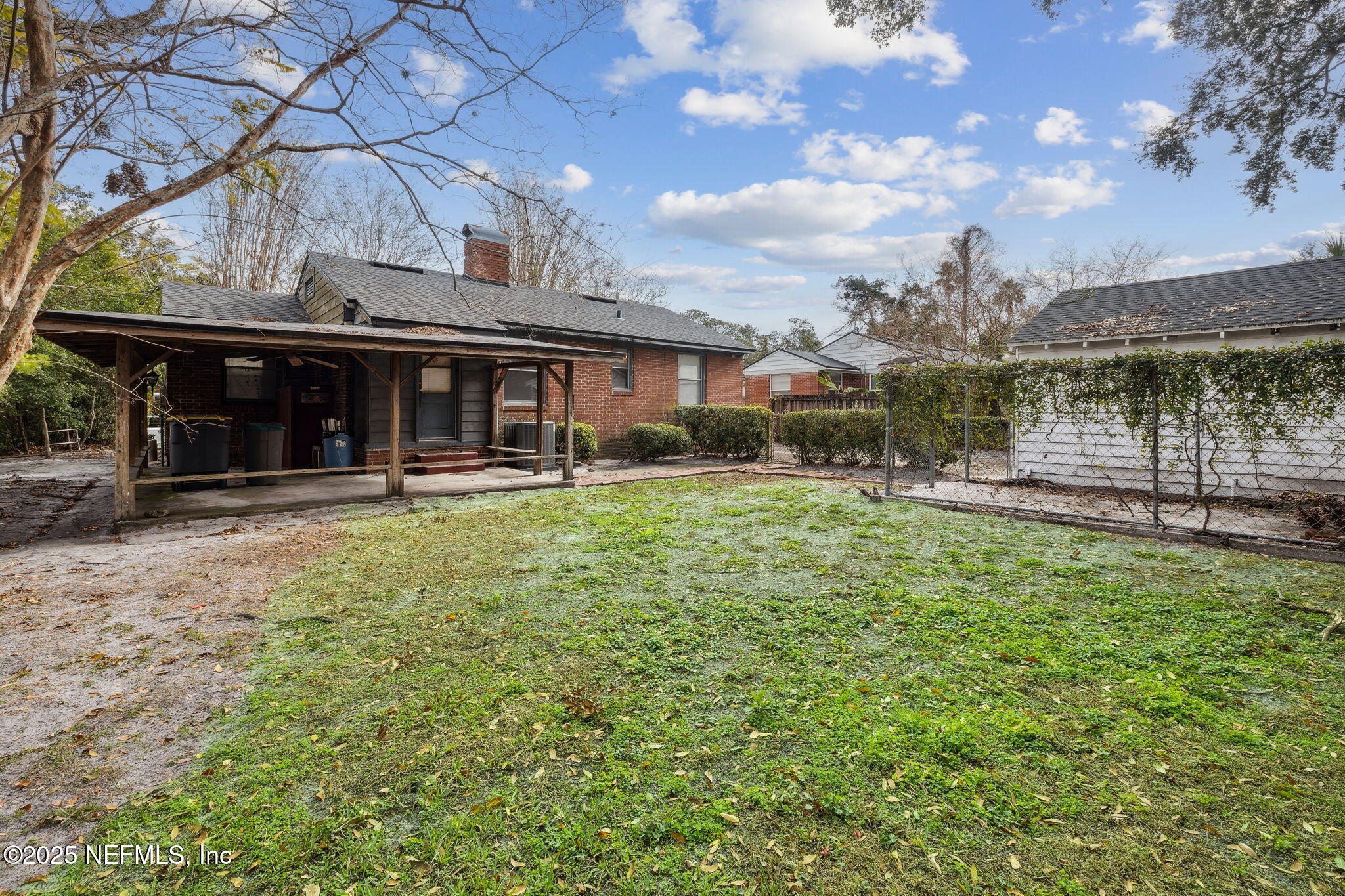 2212 REDFERN Road