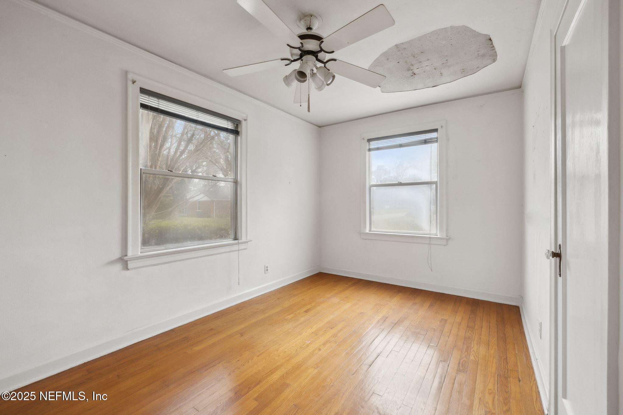 2212 REDFERN Road