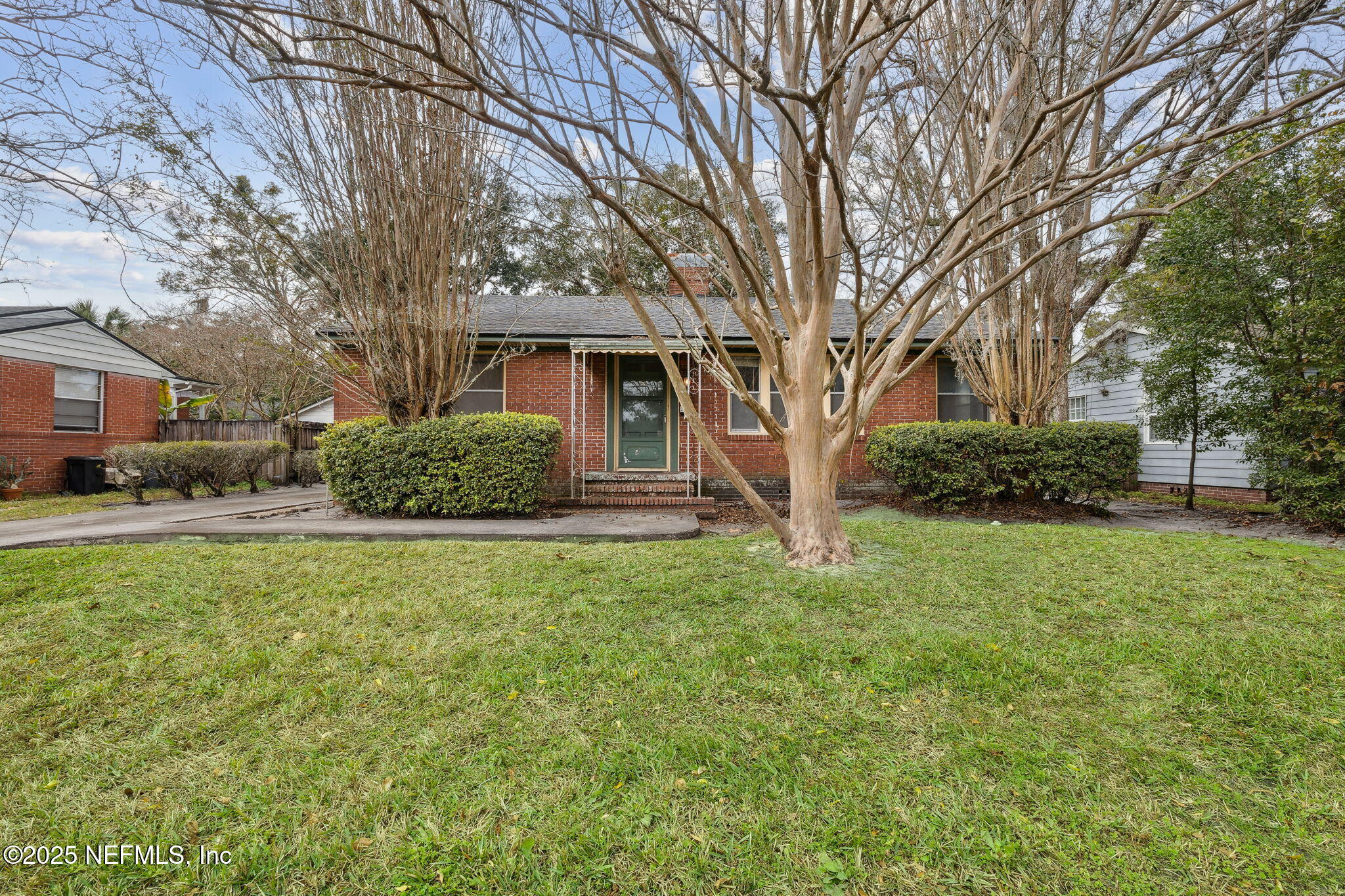 2212 REDFERN Road