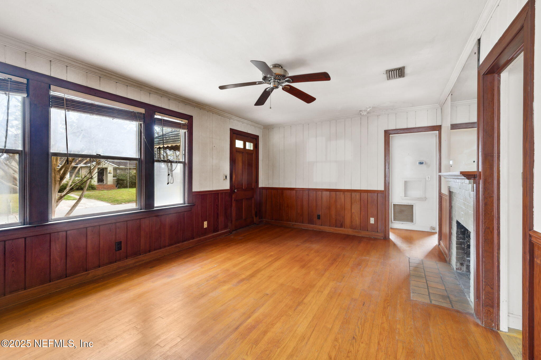 2212 REDFERN Road