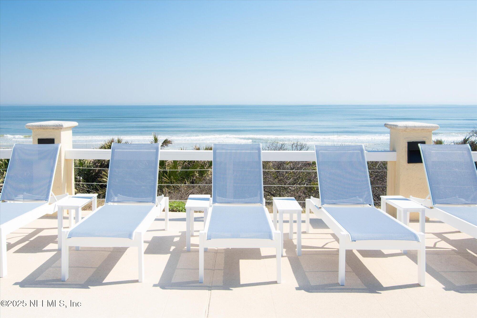 425 N OCEAN GRANDE Drive 105