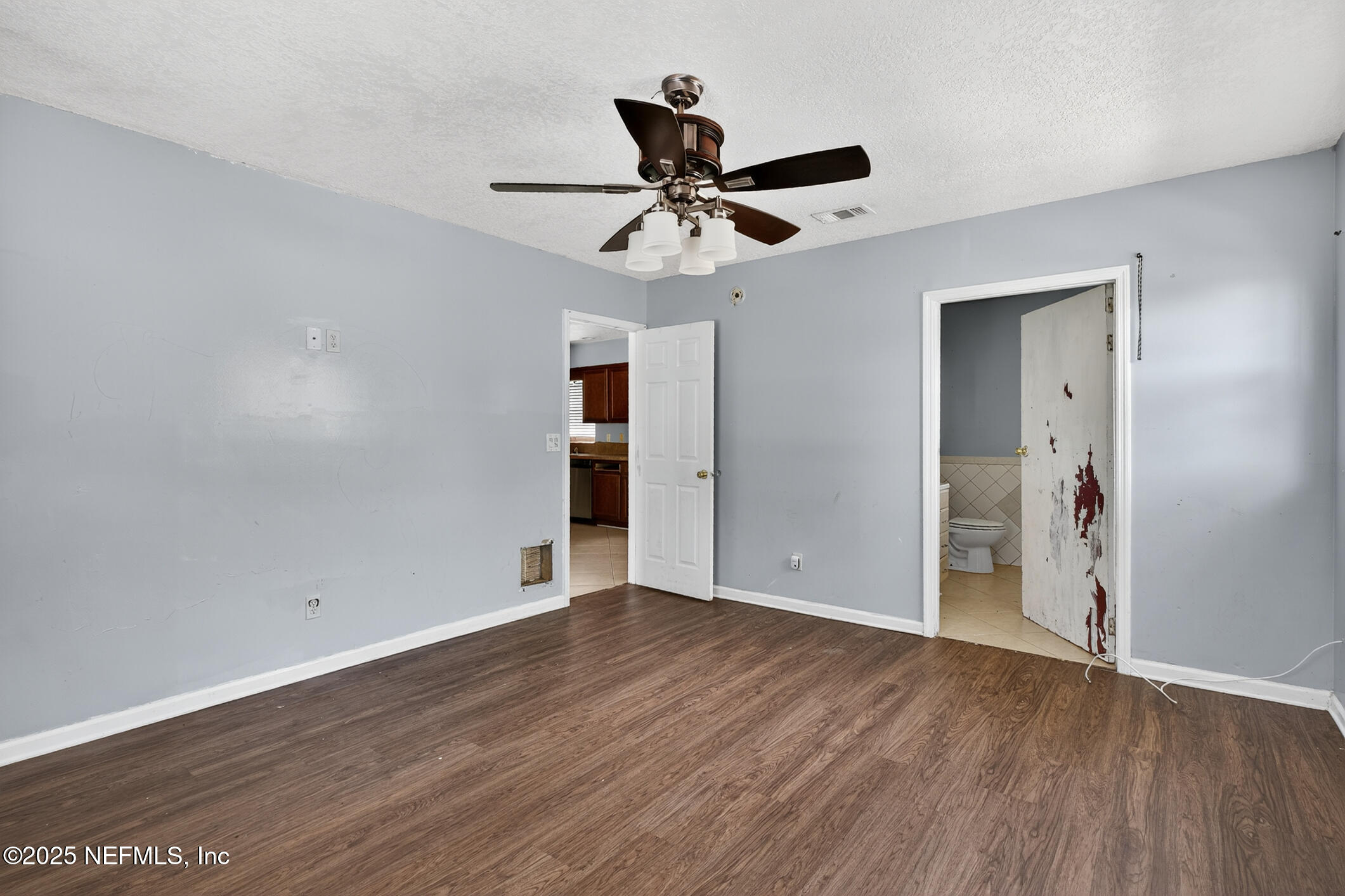8202 OLD ENGLISH Drive