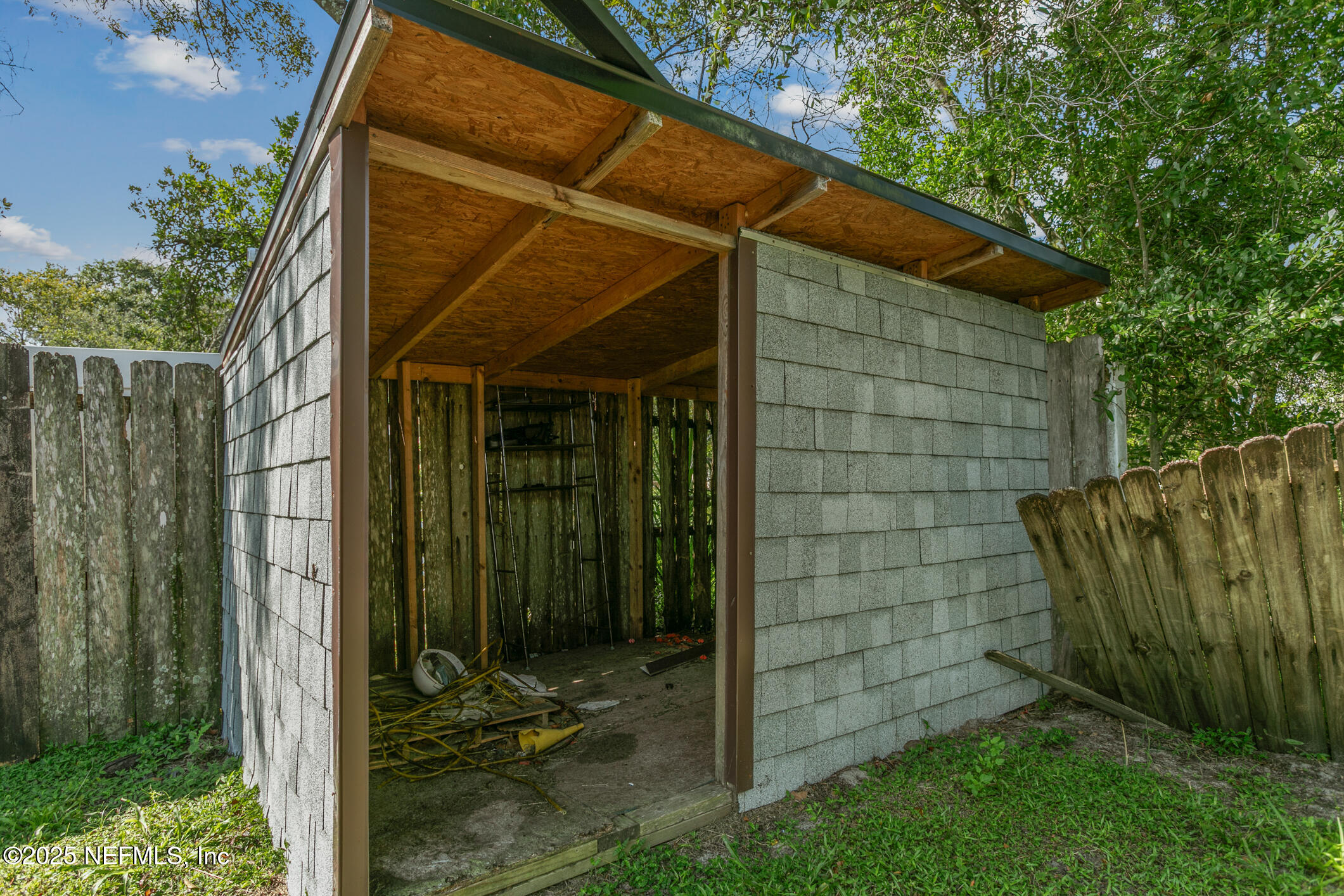8202 OLD ENGLISH Drive