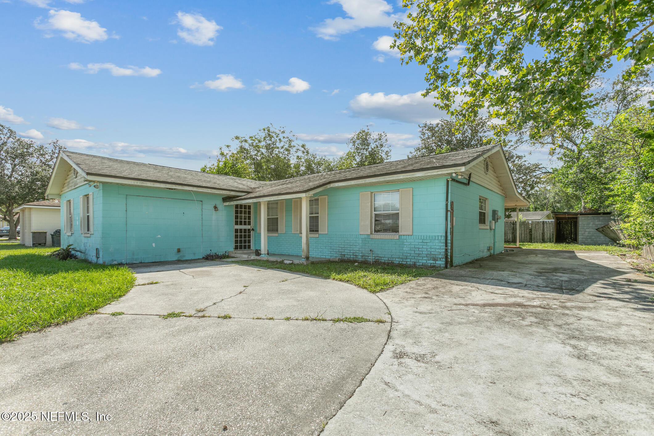 8202 OLD ENGLISH Drive