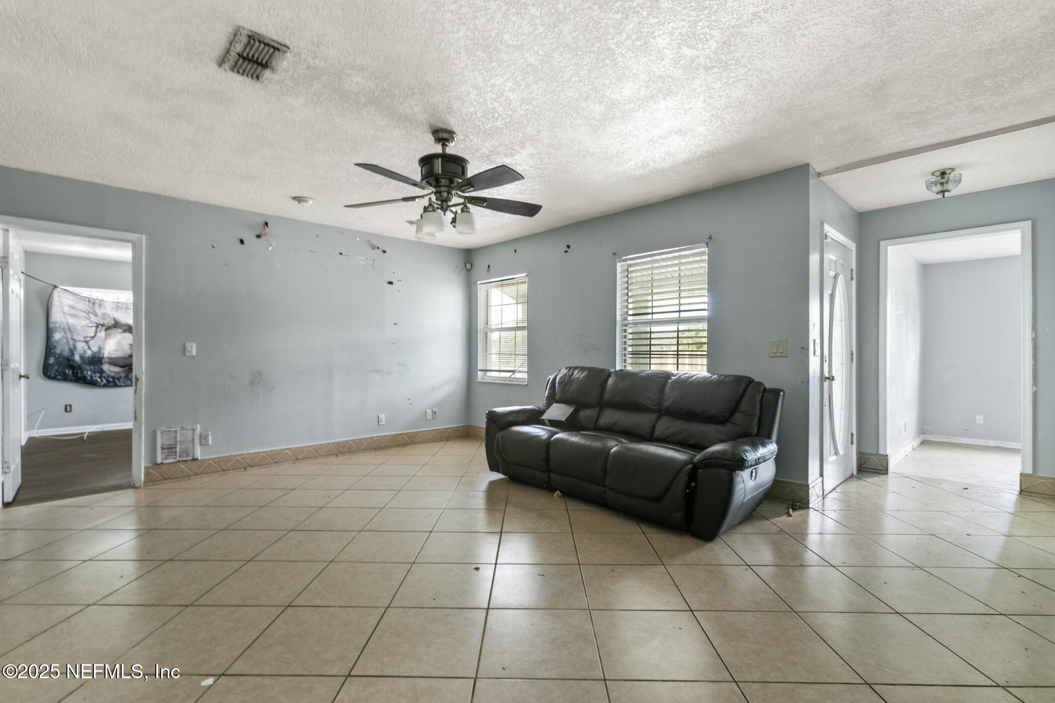 8202 OLD ENGLISH Drive