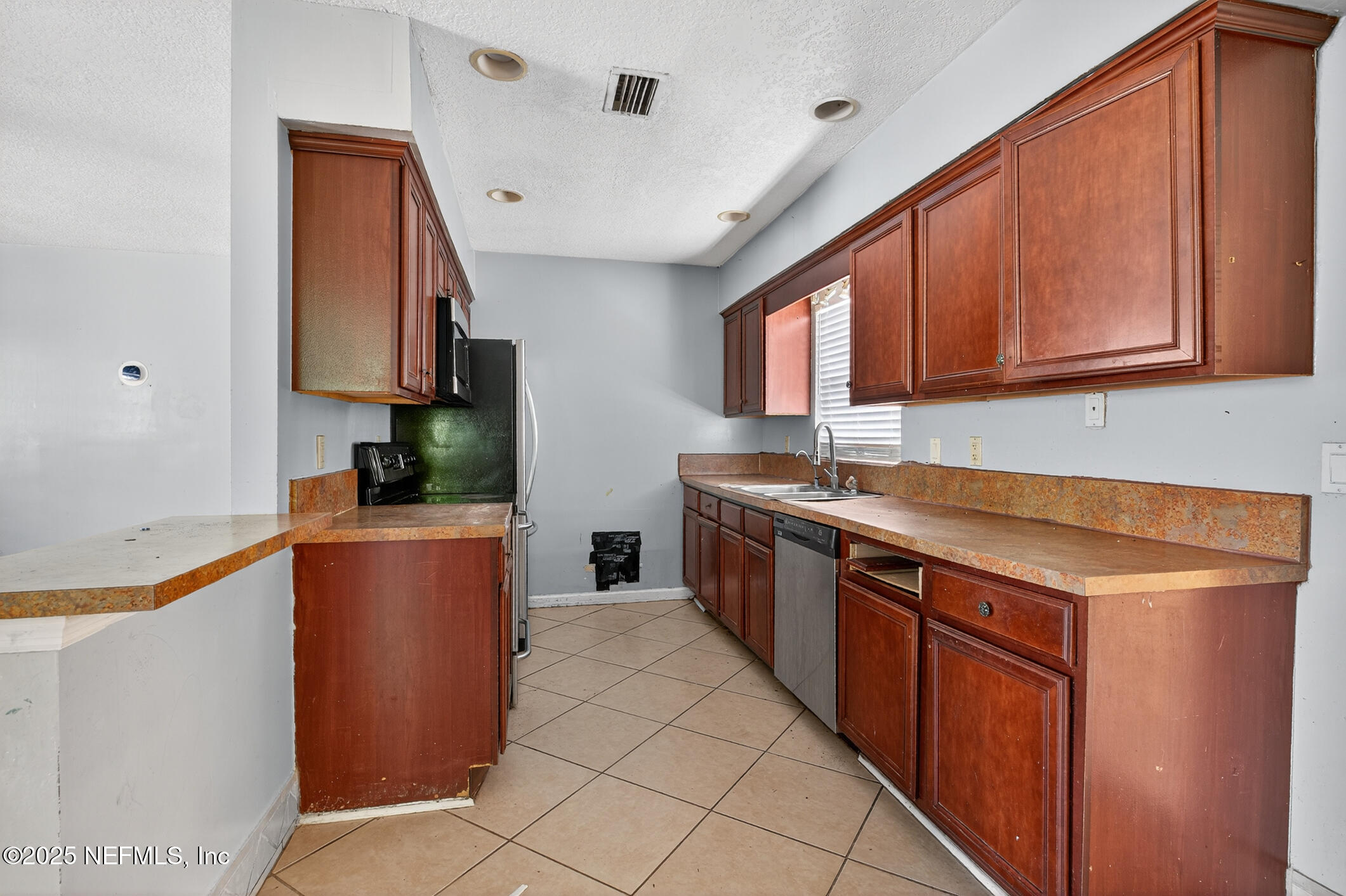 8202 OLD ENGLISH Drive