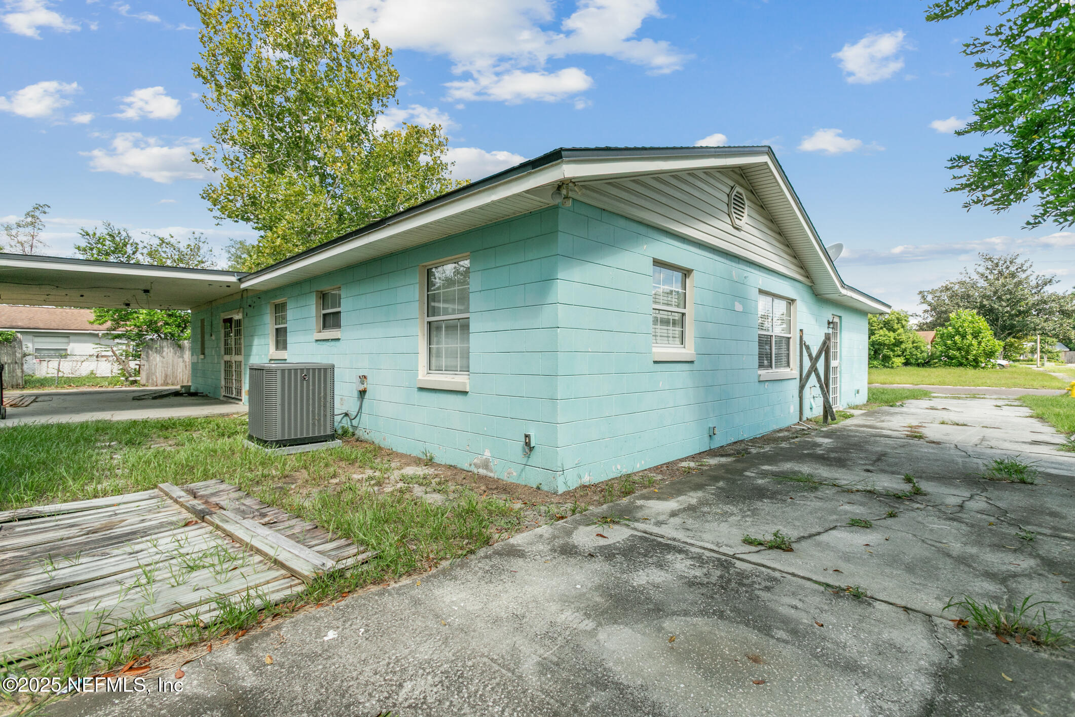 8202 OLD ENGLISH Drive