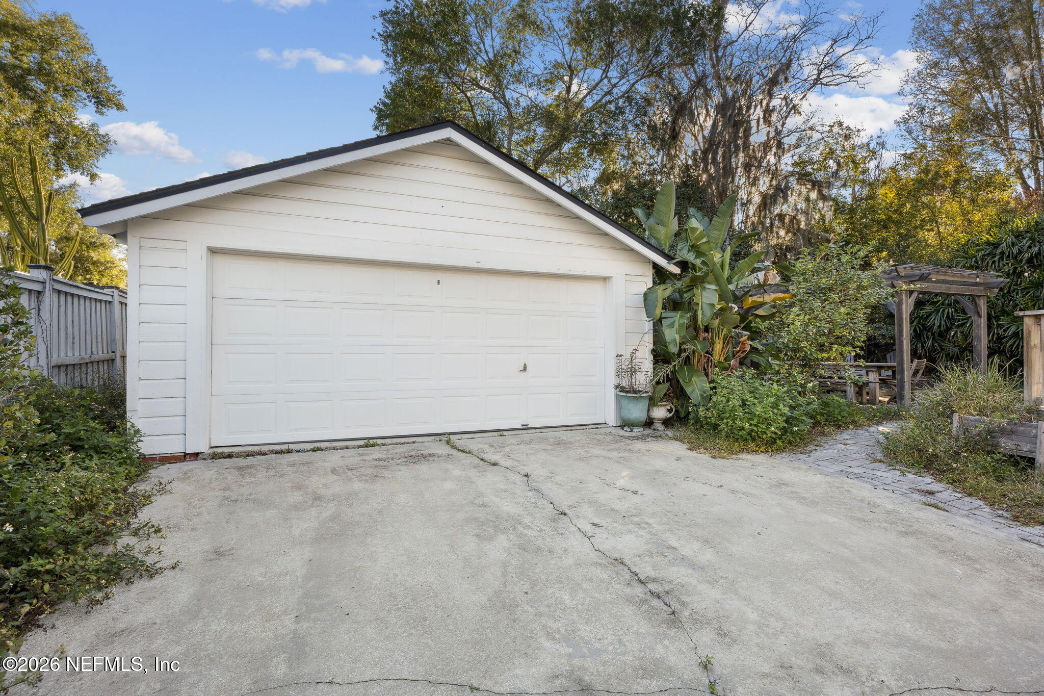 1626 BROOKWOOD Road