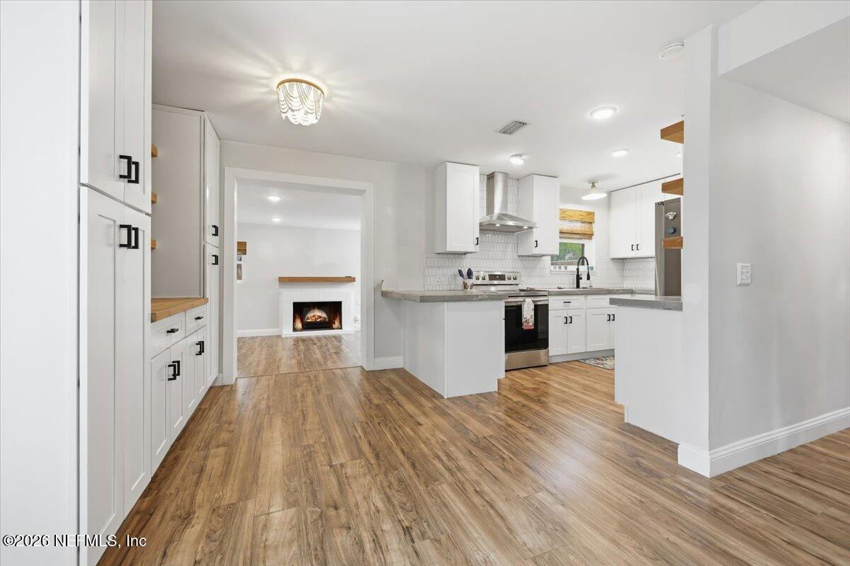 1203 16TH Avenue N