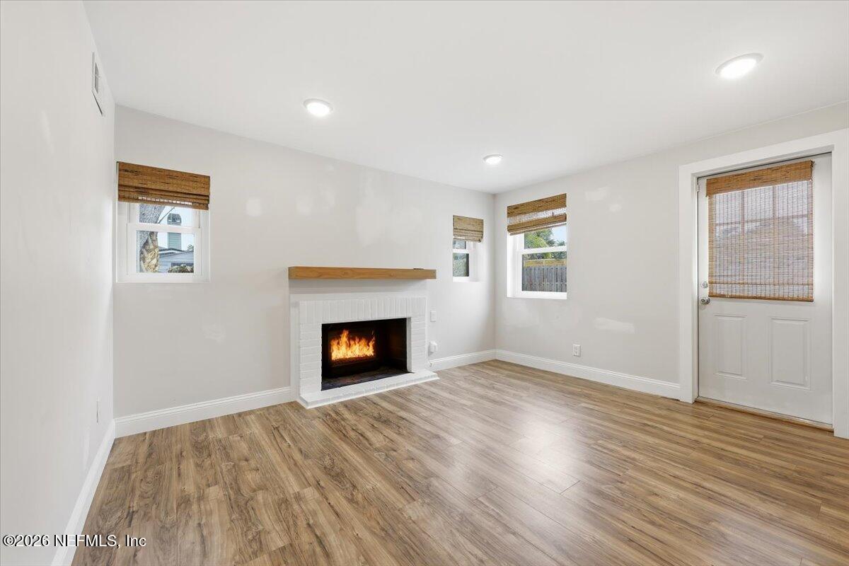 1203 16TH Avenue N