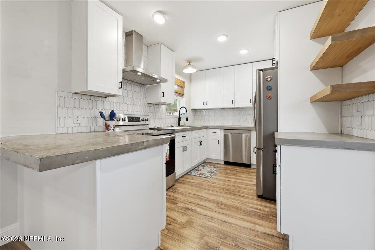 1203 16TH Avenue N