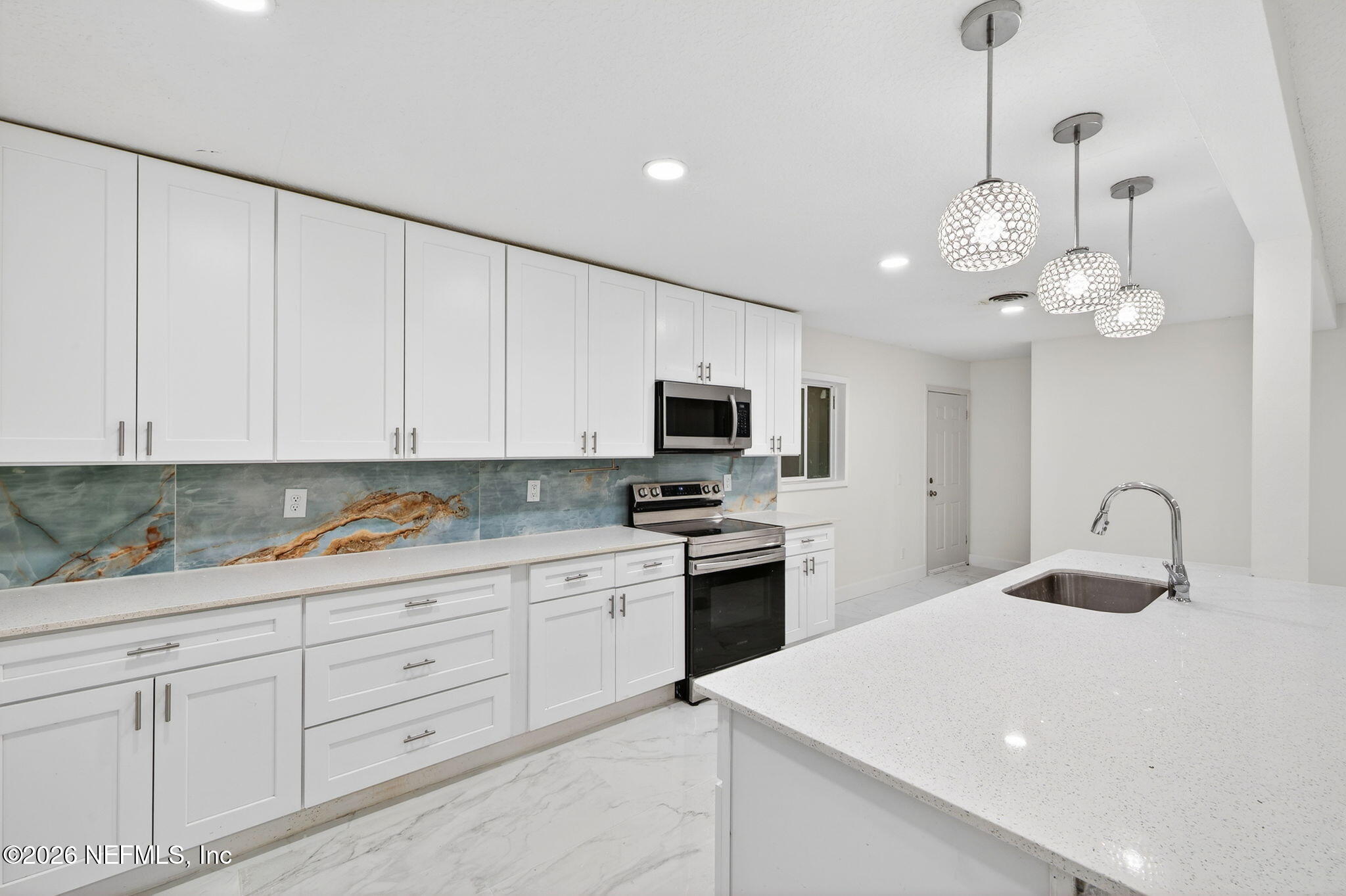 6041 HARLOW Boulevard