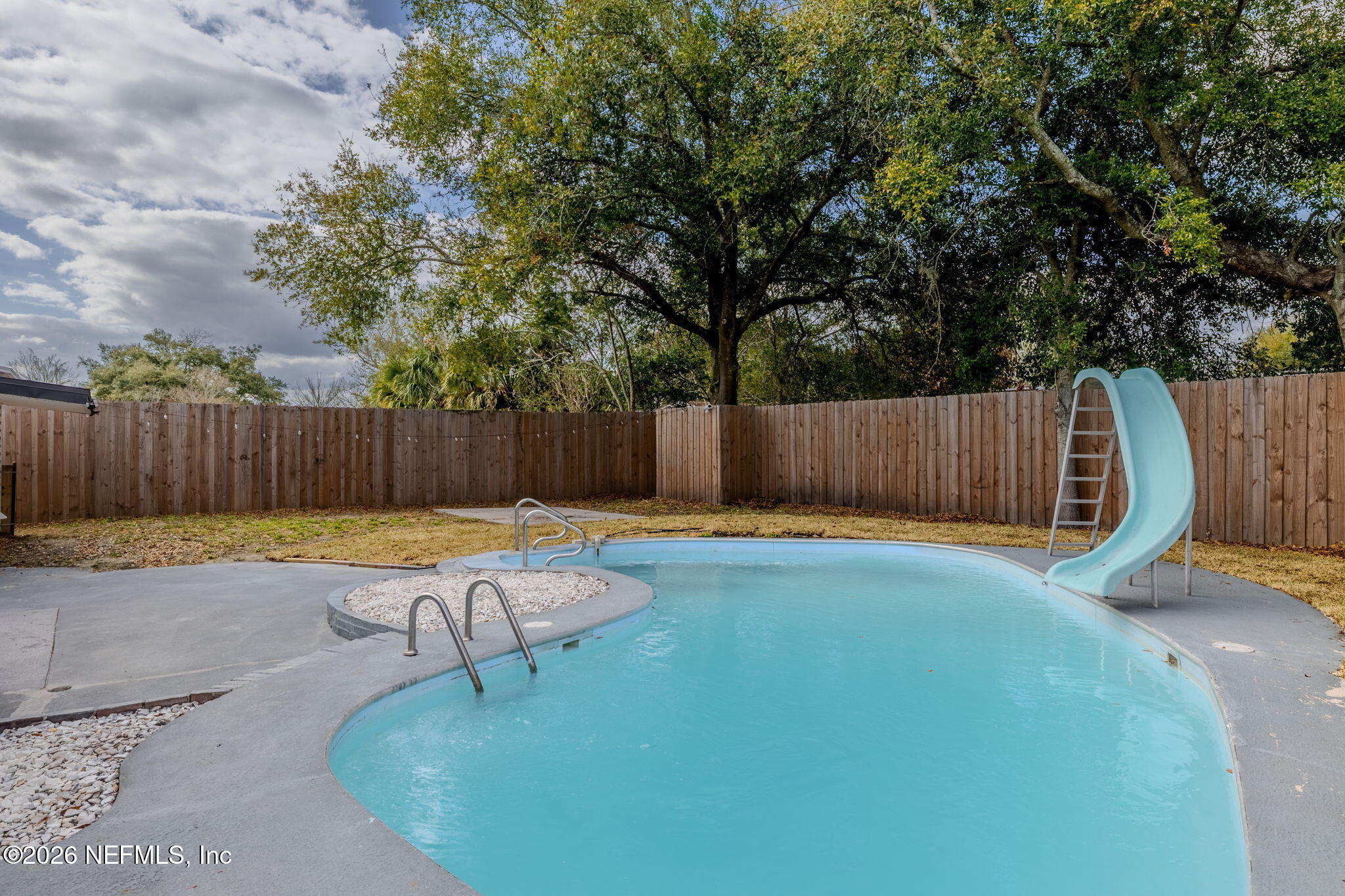 6041 HARLOW Boulevard