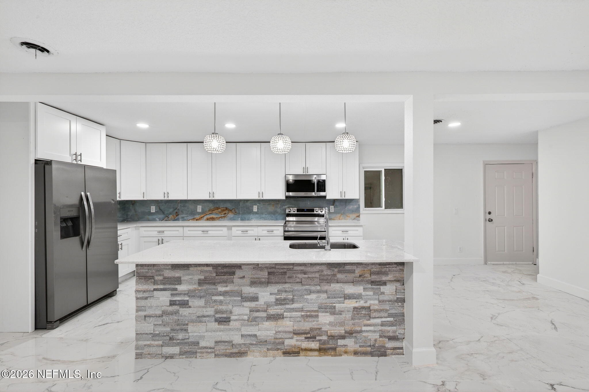 6041 HARLOW Boulevard