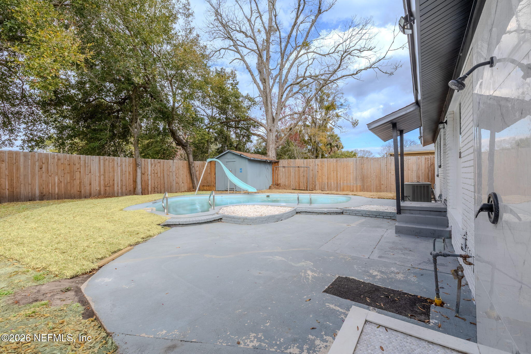6041 HARLOW Boulevard