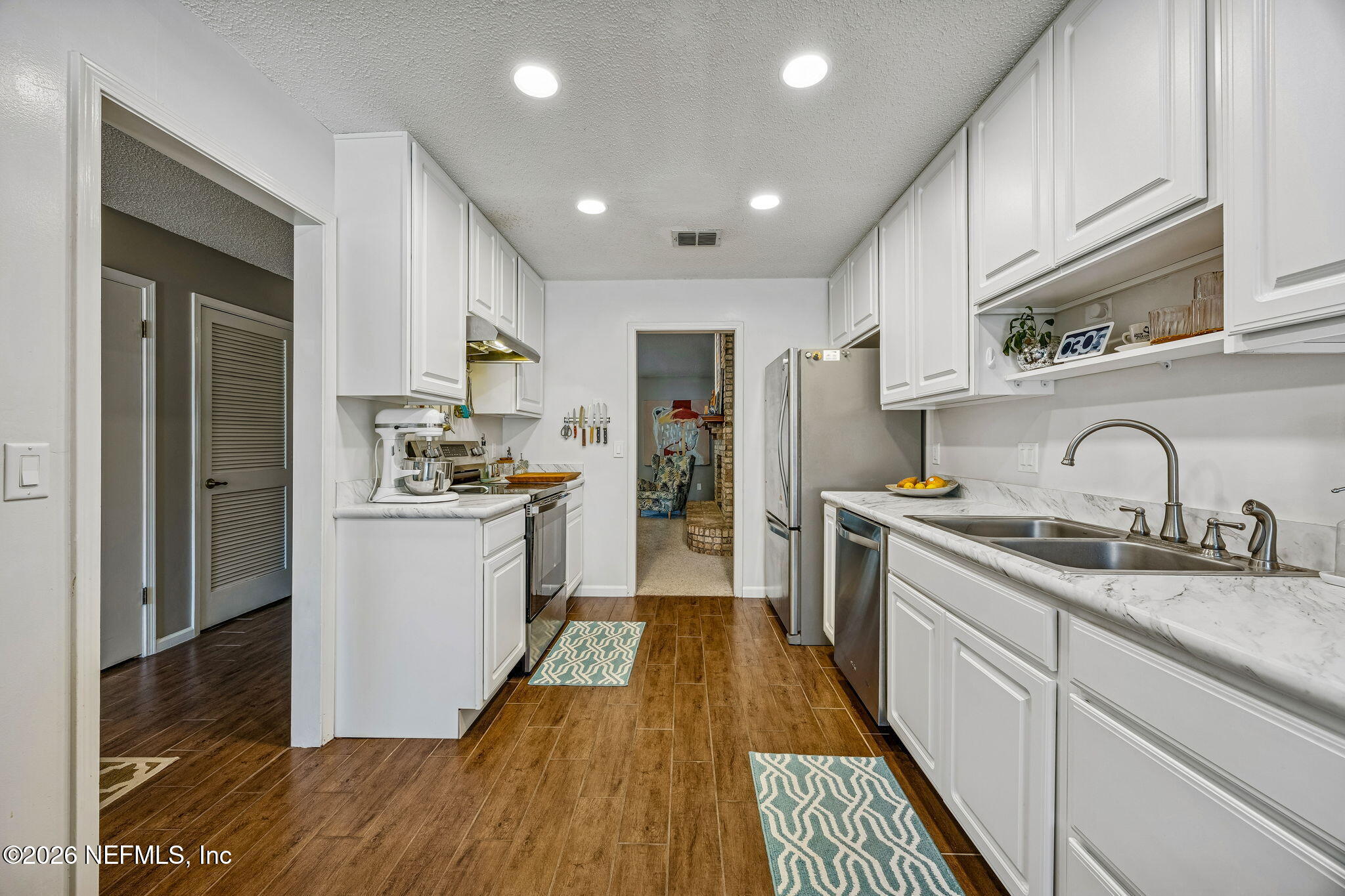 1229 SHALLOWFORD Drive W
