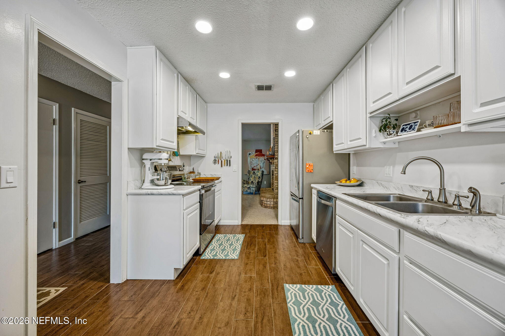 1229 SHALLOWFORD Drive W