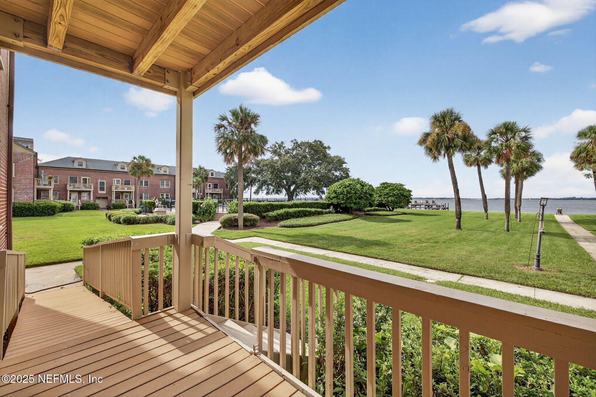 838 CEDAR Street 838
