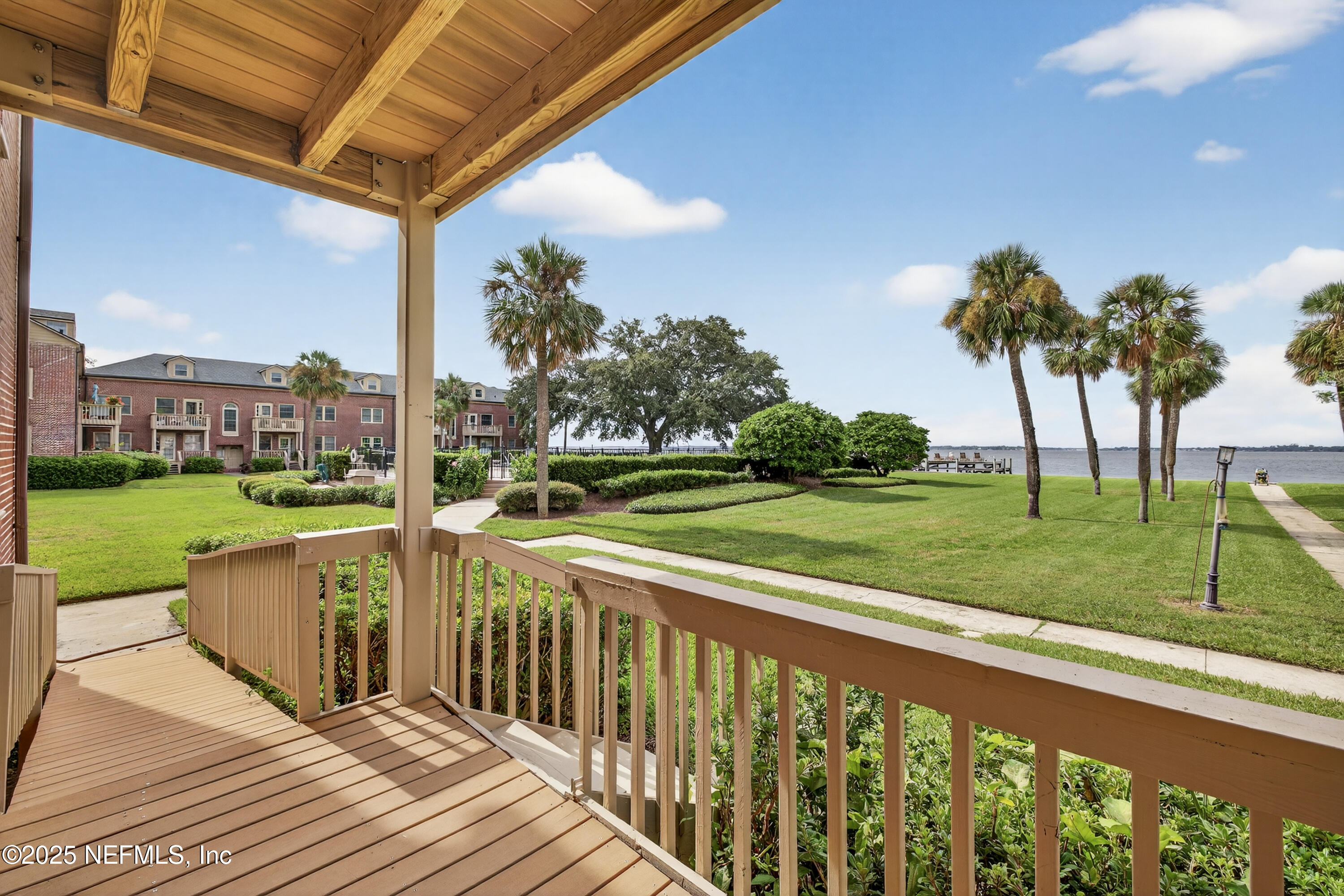838 CEDAR Street 838
