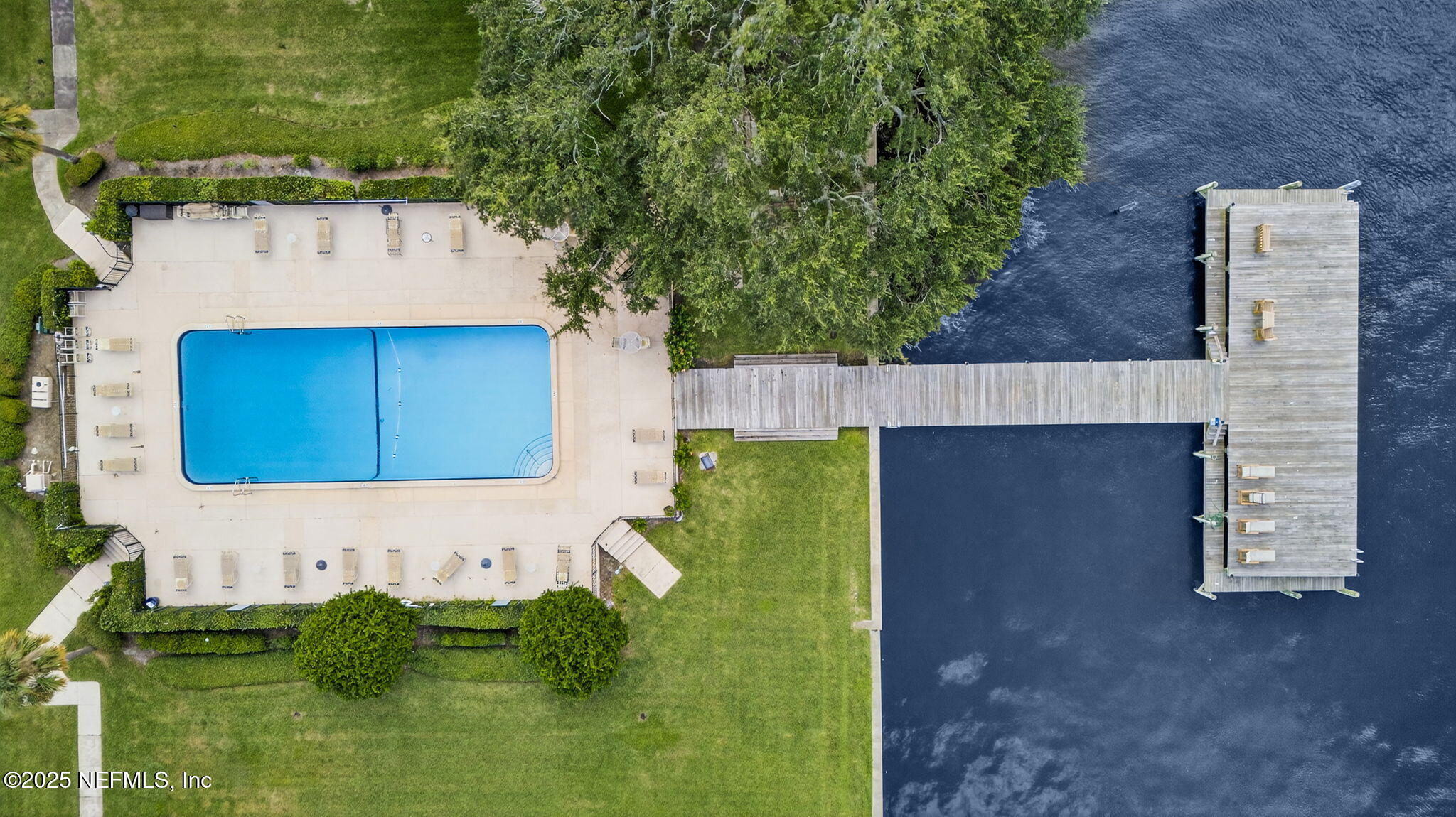 838 CEDAR Street 838