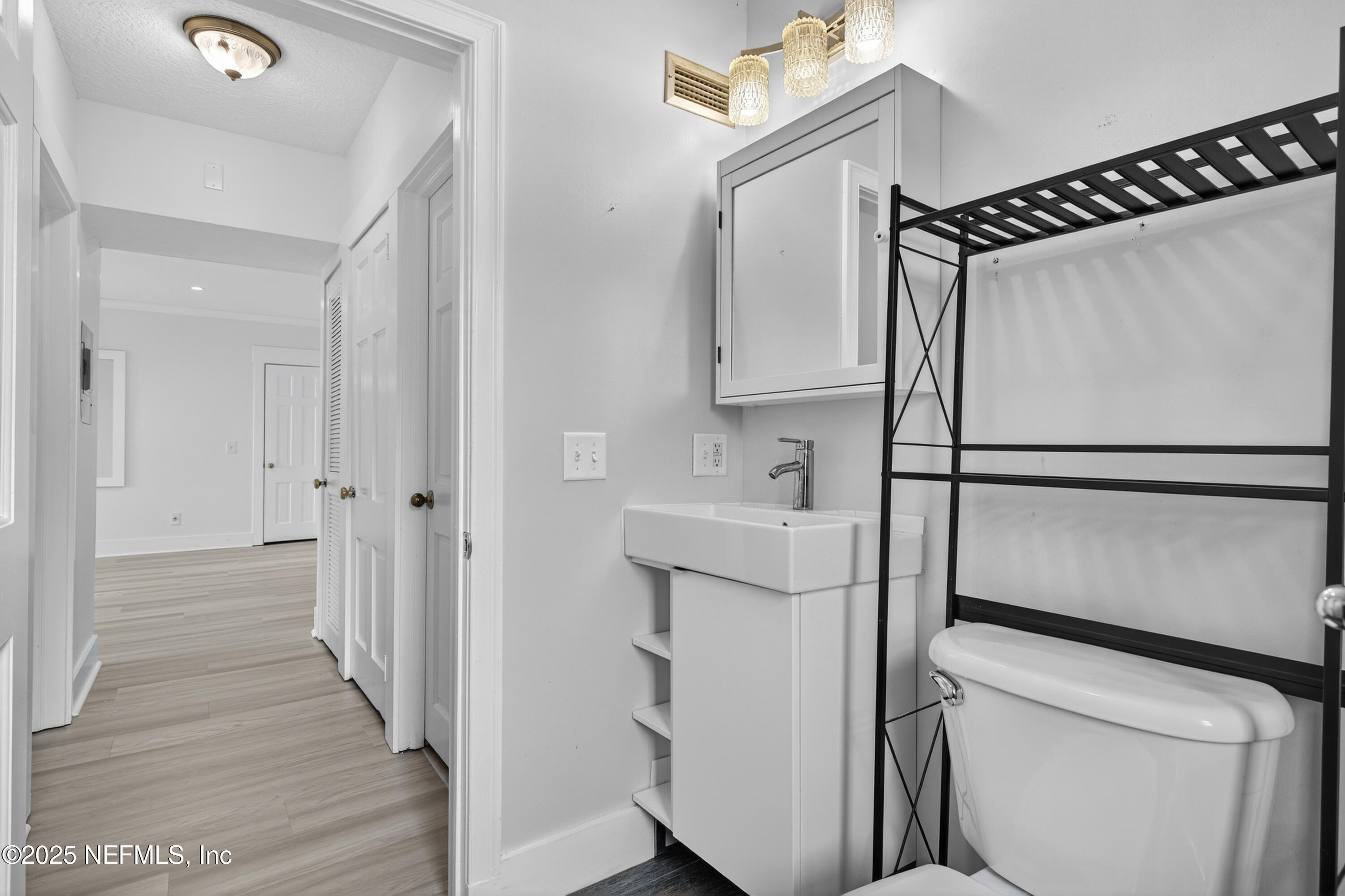 838 CEDAR Street 838