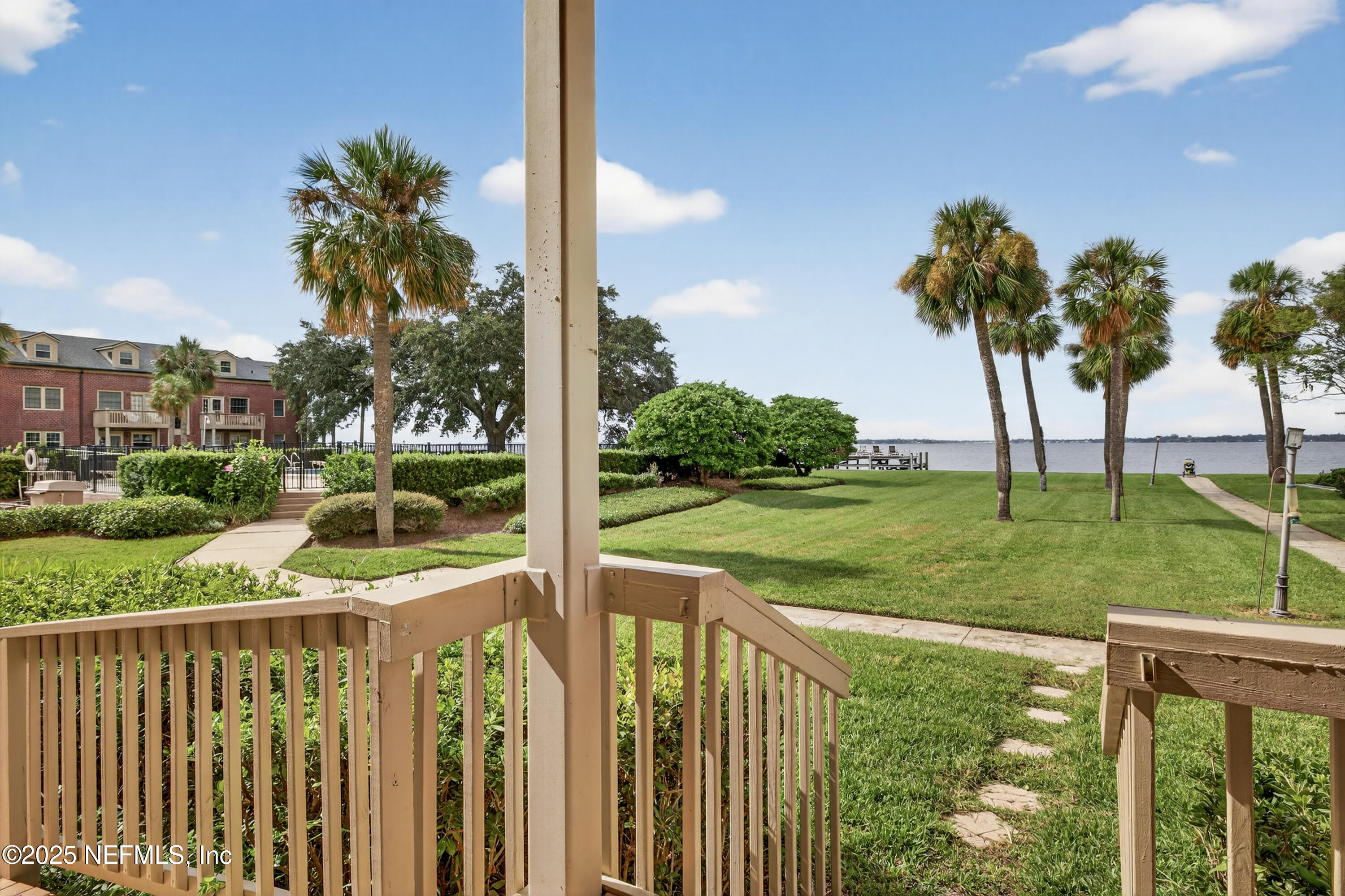 838 CEDAR Street 838