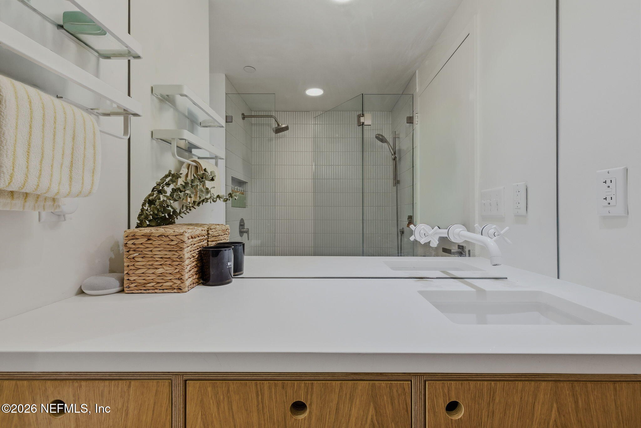 1560 LANCASTER Terrace 1006