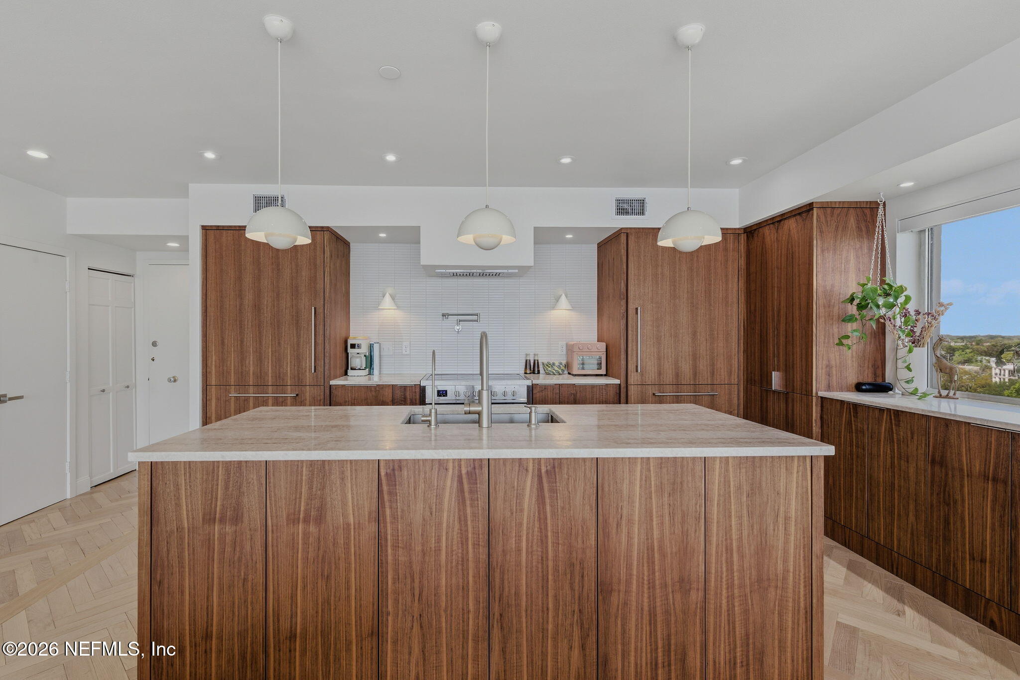 1560 LANCASTER Terrace 1006