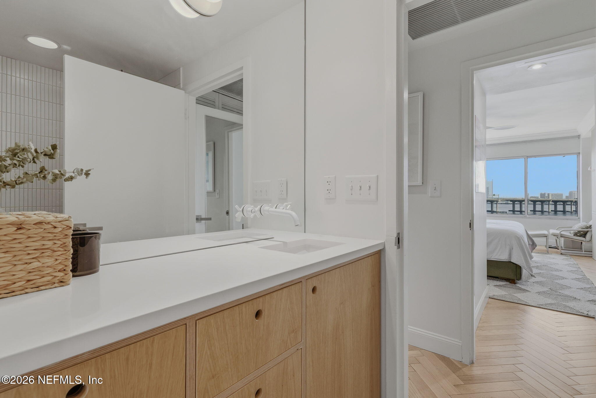 1560 LANCASTER Terrace 1006