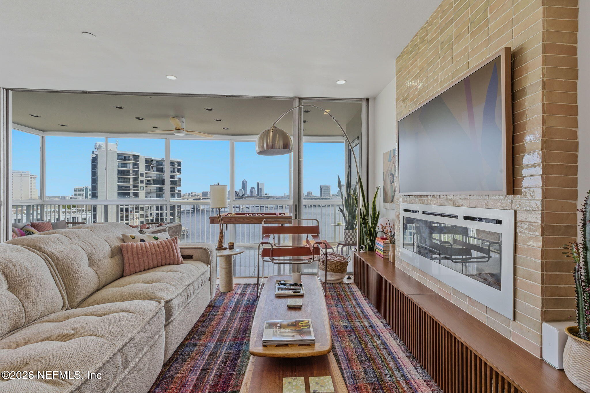 1560 LANCASTER Terrace 1006