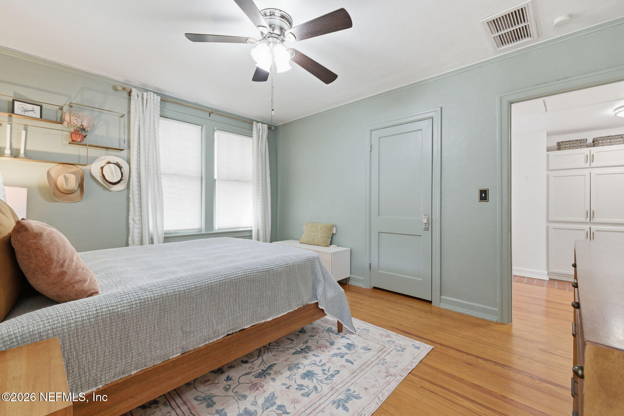 4643 KERLE Street