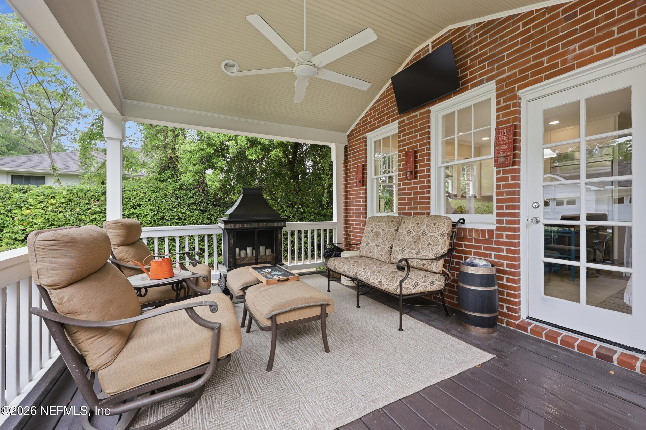 1375 MORVENWOOD Road