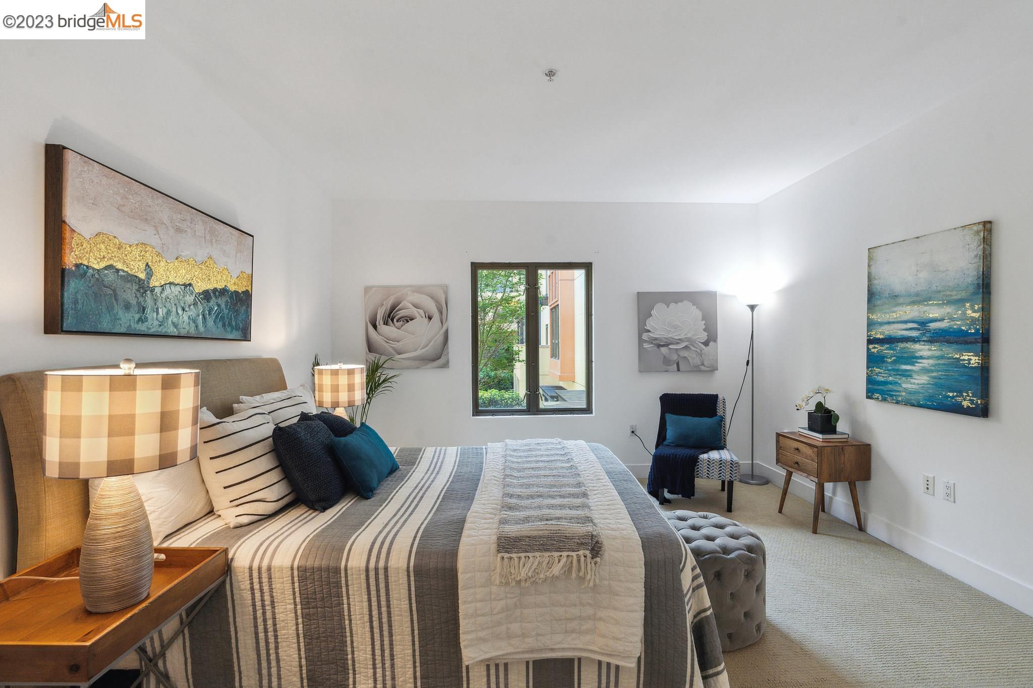 438 W Grand Ave # 520