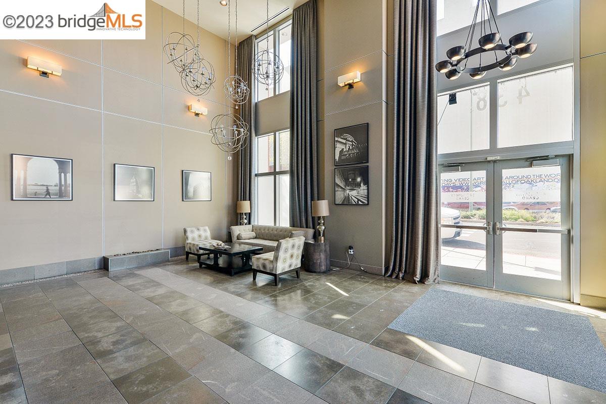 438 W Grand Ave # 520